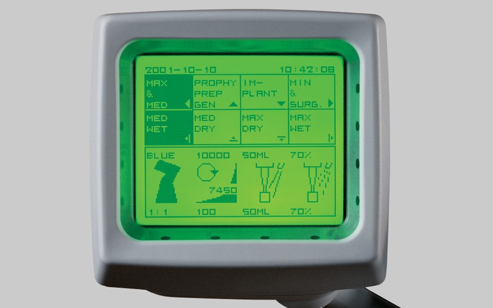 Ekran bezdotykowy unitu stomatologicznego Flex Integral NTC pokazujący parametry instrumentów
