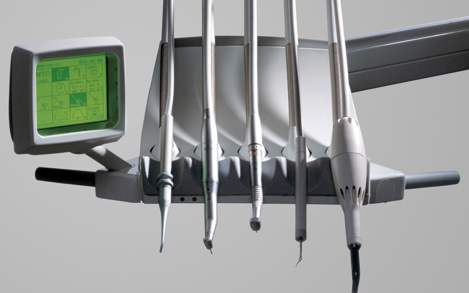 Konsola z instrumentami unitu stomatologicznego Flex Integral i ekran dotykowy