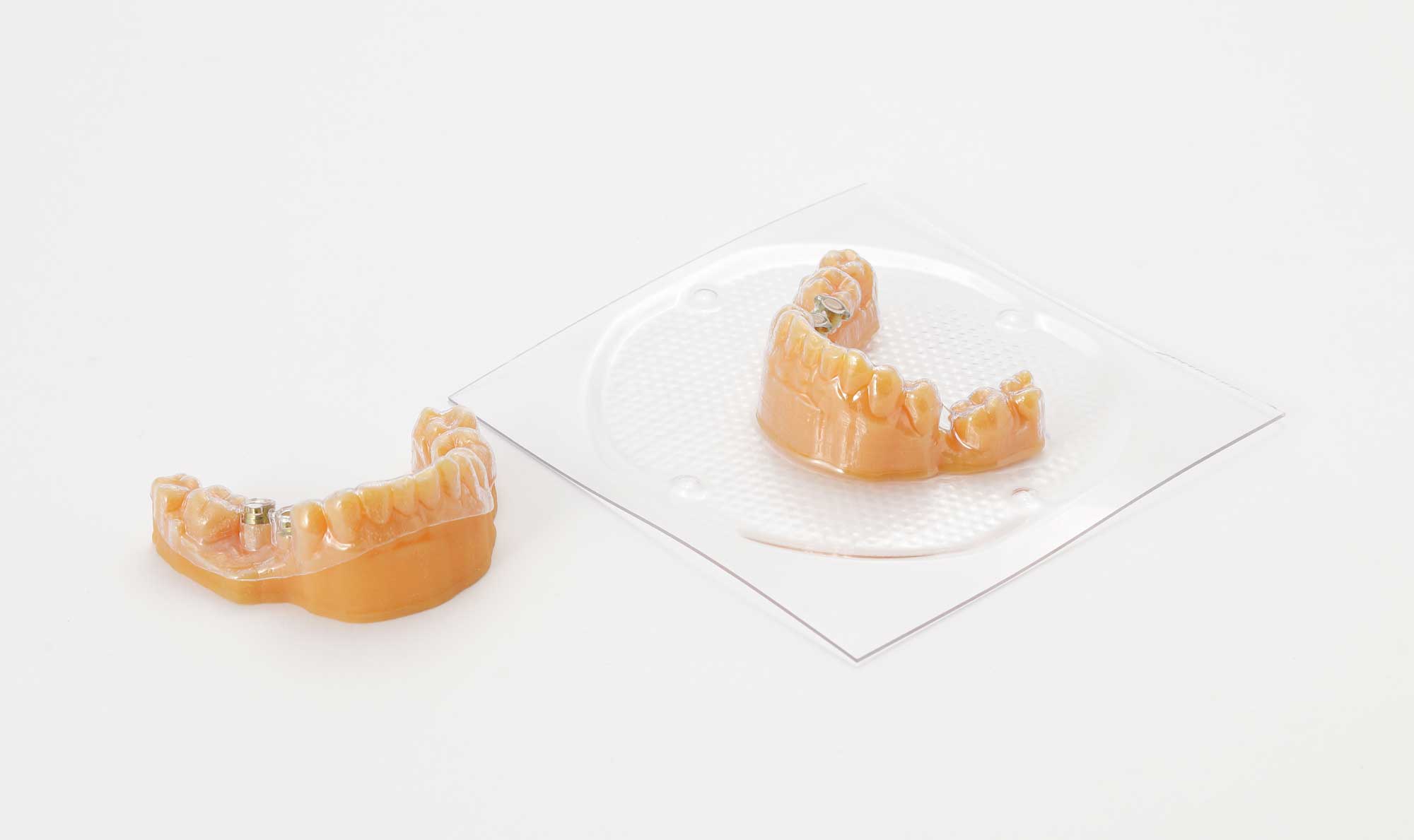 Inicjalizujące stomatologiczne szablony chirurgiczne wyprodukowane metodą próżniową i druku 3D